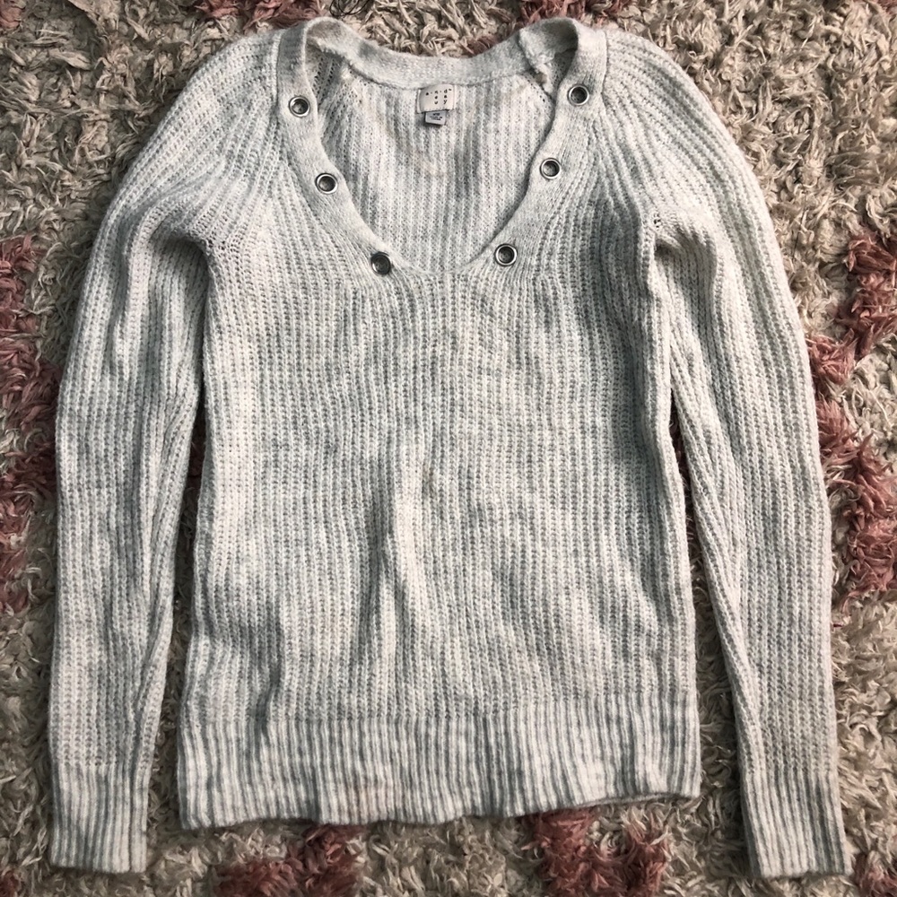 More white in person: fit a small/ medium